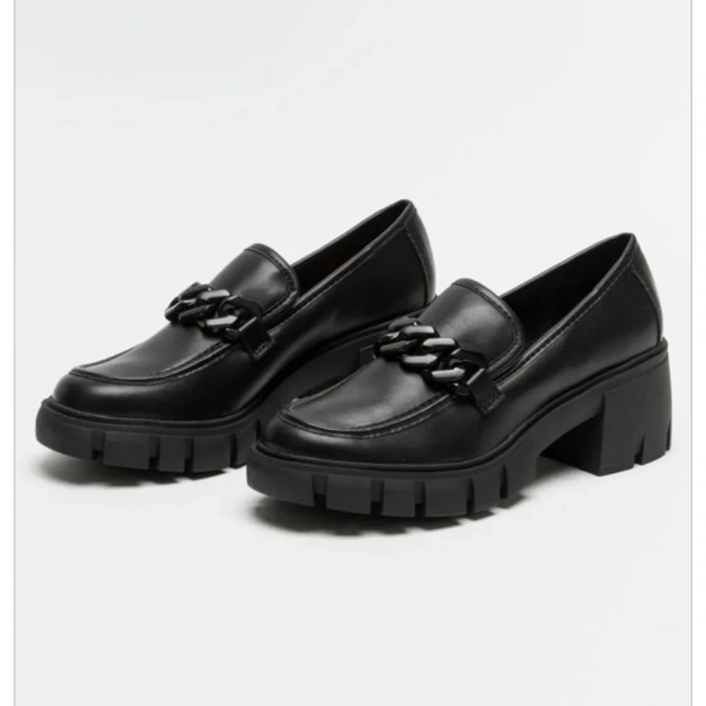 Madden Girl Black Chunky Chain Platform Loafers